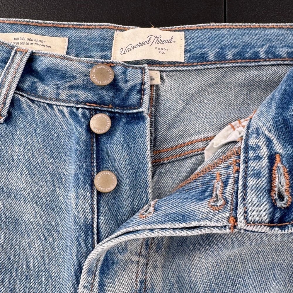 Universal Thread Womens 8 Mid Rise 90s Baggy Studded Side Light‎ Wash Jeans Blue - Picture 4 of 8